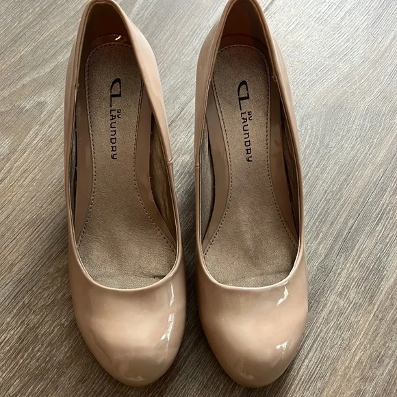 beige wedge dress shoes Women's Ewa Wedge Pumps main image 0